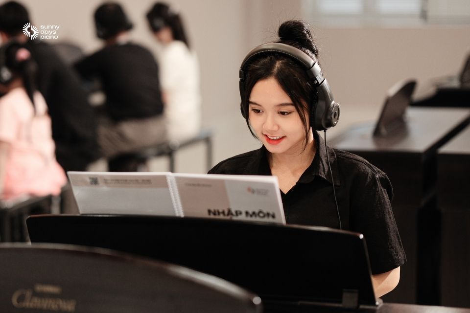 Sau khoảng 3 - 6 tháng học piano cơ bản, bạn sẽ chơi được đàn