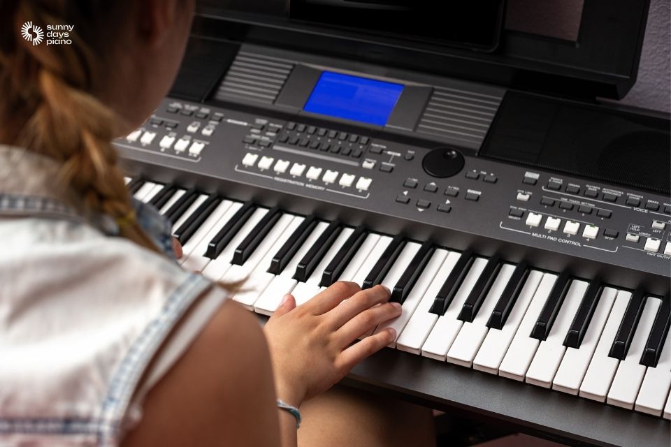Học chơi organ sẽ yêu cầu khả năng điều khiển âm thanh với bàn đạp chân của bạn 