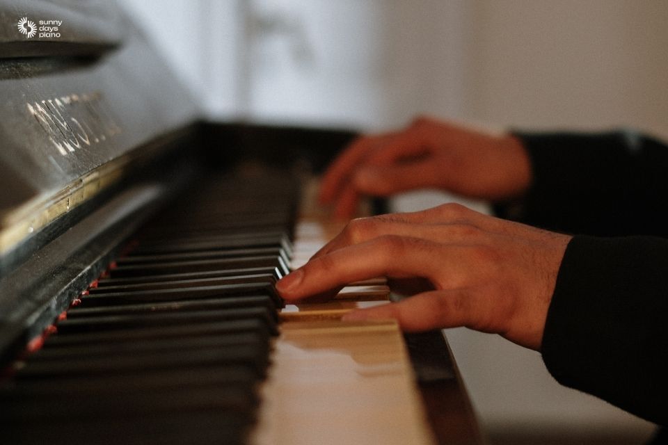 Việc tập luyện thường xuyên sẽ giúp bạn phát triển nhanh hơn trong quá trình học đánh đàn piano cơ bản