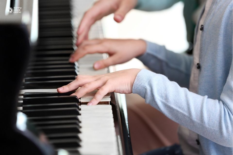 Học piano mang đến nhiều niềm vui nhưng cũng không ít khó khăn, đặc biệt trong quá trình tự học.